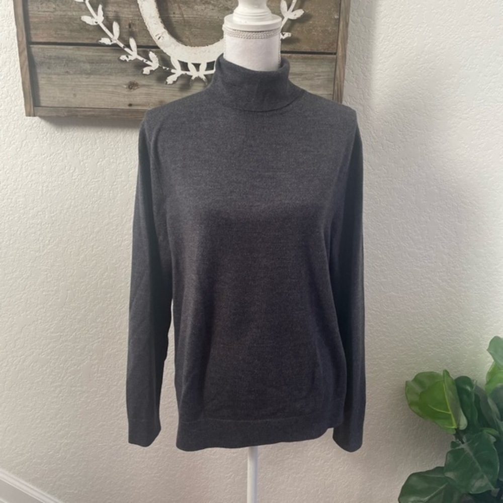 Banana Republic gray‎ Italian merino wool turtleneck sweater size M